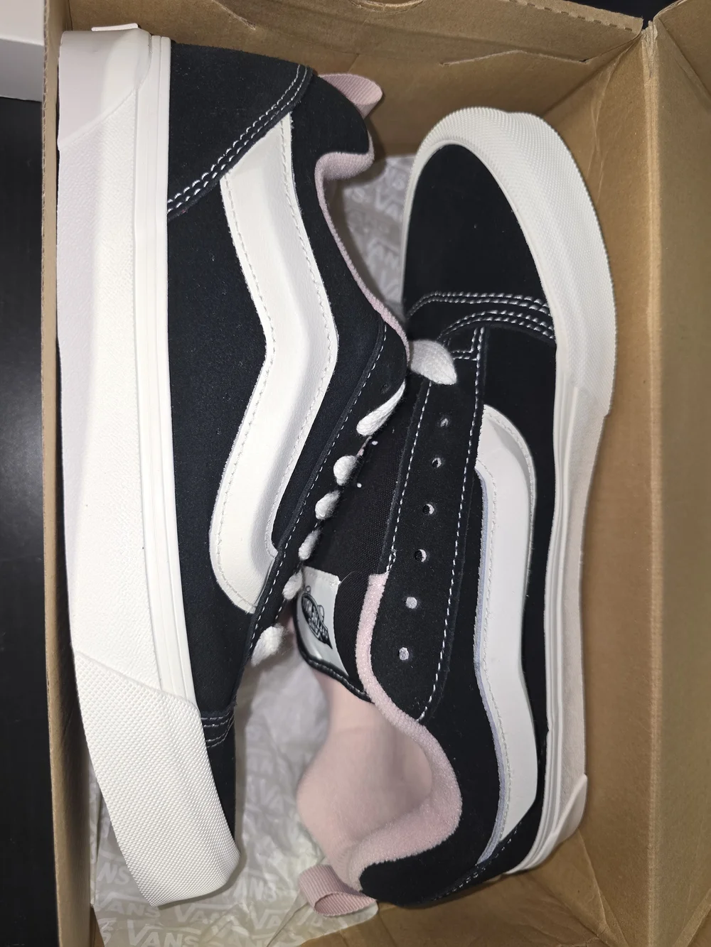 Vans Men’s Black & Pink Old Skool Skate Shoes